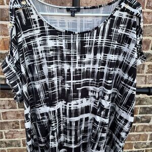 AUW Black and White Patterned Women's Blouse Shirt Gold Buttons on Sleeves